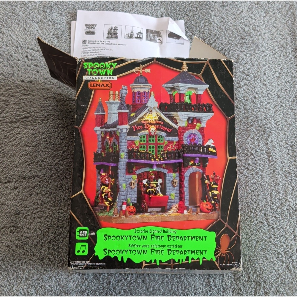 Lemax Spooky Town Fire Department Halloween Village 2011 Retired 15191 READ